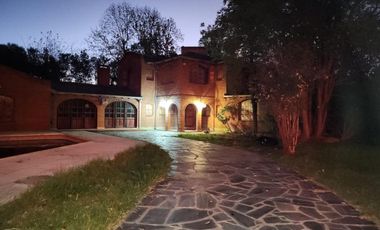 Casa en venta - 3 Dormitorios 4 Baños - Ezeiza