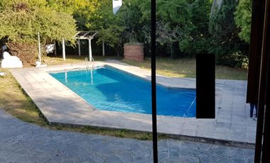 Casa en venta - 3 Dormitorios 4 Baños - Ezeiza