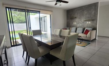 Renta casa amueblada 3 recamaras conkal piscina y paneles solares