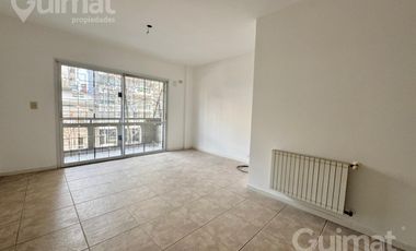 80m2 - Dos ambientes con patio en Villa urquiza.