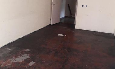 Depósito zona industrial. Planta alta de oficinas. - Olivos