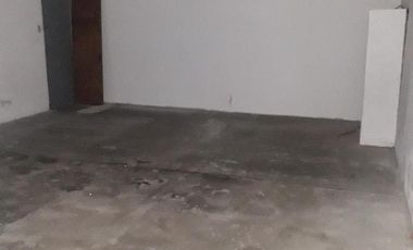 Depósito zona industrial. Planta alta de oficinas. - Olivos