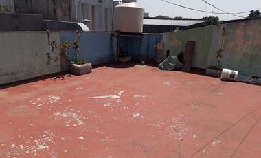 Depósito zona industrial. Planta alta de oficinas. - Olivos