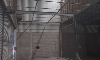 Excelente local en avenida principal