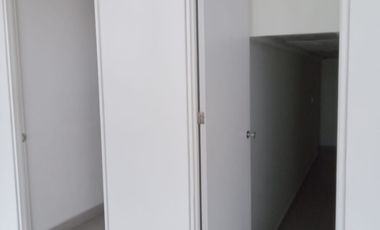 Excelente local en avenida principal