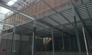 Excelente local en avenida principal