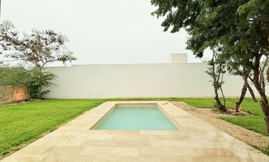 𝐂𝐀𝐒𝐀 𝐃𝐄 𝐔𝐍𝐀 𝐏𝐋𝐀𝐍𝐓𝐀 EN PRIVADA CON EXTENSO TERRENO