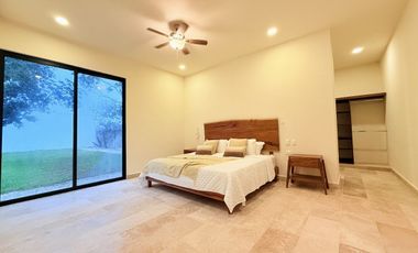 𝐂𝐀𝐒𝐀 𝐃𝐄 𝐔𝐍𝐀 𝐏𝐋𝐀𝐍𝐓𝐀 EN PRIVADA CON EXTENSO TERRENO