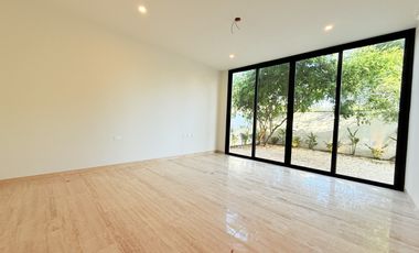 Casa en venta en la privada Oasis, Yucatán Country Club