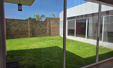 CASA EN VENTA: RESIDENCIAL  CLUB CAMPESTRE SAN GIL, SAN JUAN DEL RÍO.