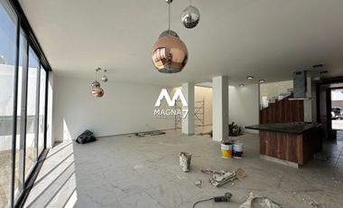 RENTA CASA EN SOLARES COTO VALEIRA HABITAT