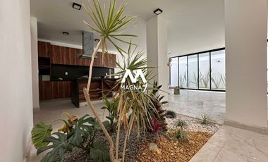 RENTA CASA EN SOLARES COTO VALEIRA HABITAT