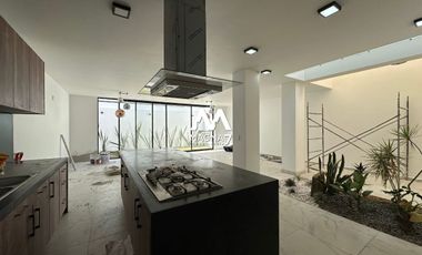 RENTA CASA EN SOLARES COTO VALEIRA HABITAT