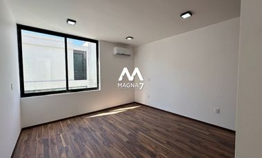 RENTA CASA EN SOLARES COTO VALEIRA HABITAT