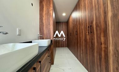 RENTA CASA EN SOLARES COTO VALEIRA HABITAT