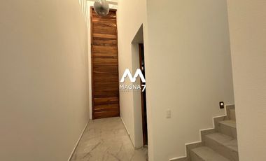 RENTA CASA EN SOLARES COTO VALEIRA HABITAT