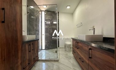 RENTA CASA EN SOLARES COTO VALEIRA HABITAT