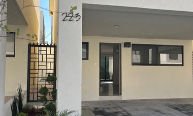 Casa en renta en Ferrara Residencial