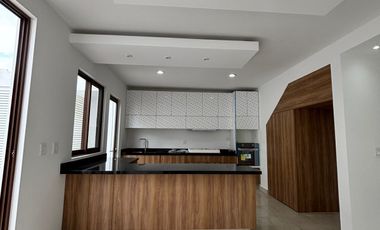 Casa en renta 3 recámaras Zibata