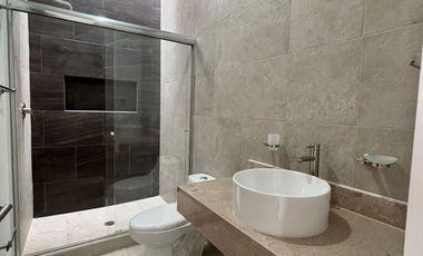 Casa en renta 3 recámaras Zibata