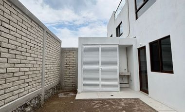 Casa en renta 3 recámaras Zibata