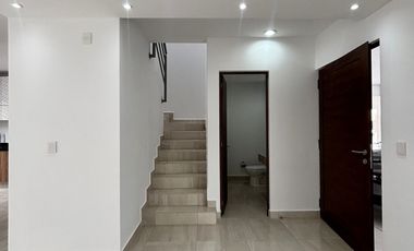 Casa en renta 3 recámaras Zibata