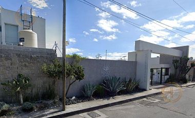 Casa en condominio en  Parque Agaves Residencial a 10  minutos del Outlet Puebla Premier.