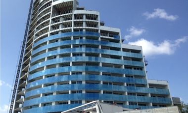 SE VENDE APARTAMENTO FRENTE AL MAR EN PH OCEAN WAVES GORGONA