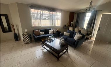 VENTA DE CASA EN BRISAS DEL GOLF, OPORTUNIDAD INSUPERABLE!