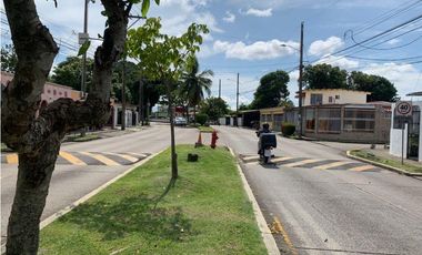 Vendo casa en Chanis, área residencial y comercial