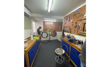 Vendo casa en Chanis, área residencial y comercial