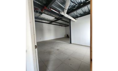 ALQUILER DE LOCAL EN VIA PORRAS 73M2 PLANTA BAJA Y 76.47 MEZZANINE JP