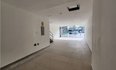 ALQUILER DE LOCAL EN VIA PORRAS 73M2 PLANTA BAJA Y 76.47 MEZZANINE JP