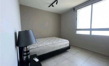 SE ALQUILA APARTAMENTO DE 3 REC.EN COCO DEL MAR SAN FRANCISCO
