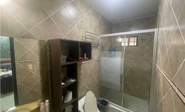 VENTA DE CASA EN AQUALINA.  4 RECAMARAS  COMPLETAMENTE CERCADA