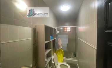 VENTA DE CASA EN AQUALINA.  4 RECAMARAS  COMPLETAMENTE CERCADA