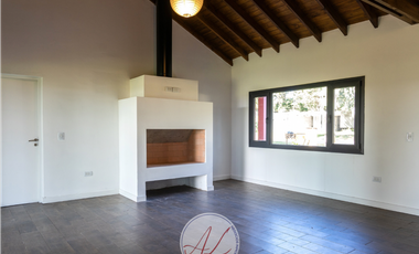 CASA EN VENTA EN COSTA ESMERALDA