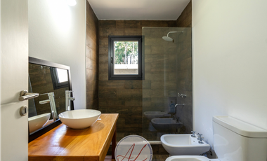 CASA EN VENTA EN COSTA ESMERALDA