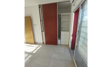 DOS AMBIENTES CON GARAGE INDEPENDIENTE CON PORTON LEVADIZO