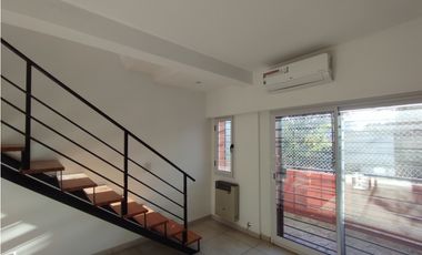 DOS AMBIENTES CON GARAGE INDEPENDIENTE CON PORTON LEVADIZO