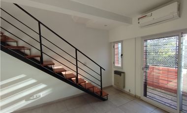 DOS AMBIENTES CON GARAGE INDEPENDIENTE CON PORTON LEVADIZO