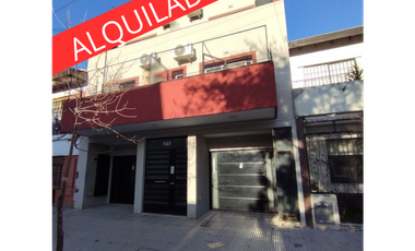 DOS AMBIENTES CON GARAGE INDEPENDIENTE CON PORTON LEVADIZO