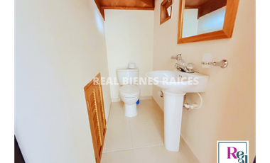 ¡Hermosa Casa en Unidad Cerrada con Excelente Ubicación!