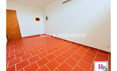 ¡Hermosa Casa en Unidad Cerrada con Excelente Ubicación!