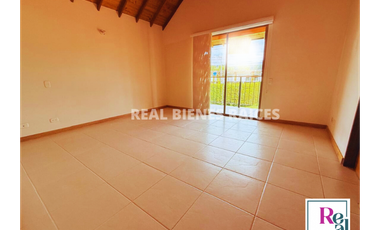 ¡Hermosa Casa en Unidad Cerrada con Excelente Ubicación!