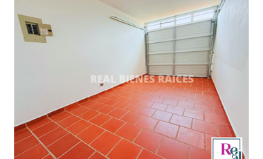 ¡Hermosa Casa en Unidad Cerrada con Excelente Ubicación!