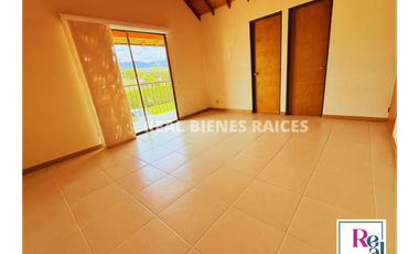 ¡Hermosa Casa en Unidad Cerrada con Excelente Ubicación!