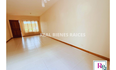 ¡Hermosa Casa en Unidad Cerrada con Excelente Ubicación!