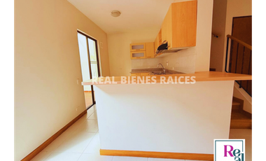 ¡Hermosa Casa en Unidad Cerrada con Excelente Ubicación!