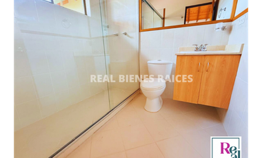 ¡Hermosa Casa en Unidad Cerrada con Excelente Ubicación!